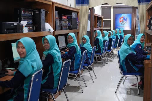 Tentang Istana Reload